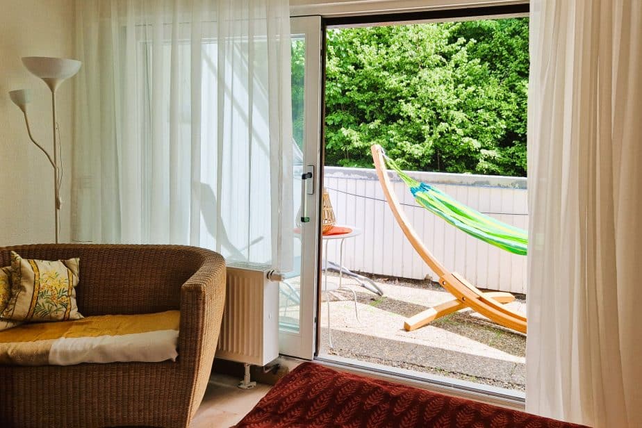 Hängematte auf dem oberen Balkon unserer privaten ferienwohnung im schwarzwald