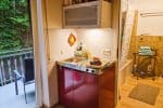 Unsere kleine Ferienwohnung Schwarzwald hat eine hochwertige Teeküche