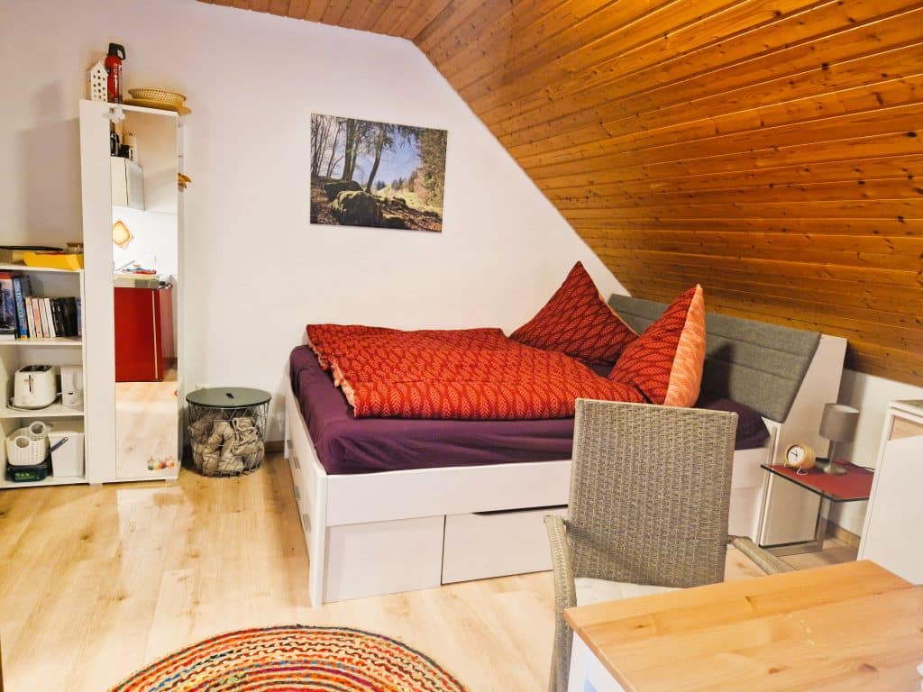 Komfortables Bett unserer kleinen Ferienwohnung